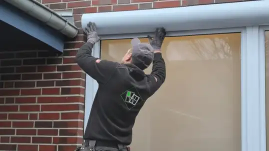 Rollladen-Fachbetrieb - professionelle Rollladen-Montage und Beratung bei Fenster Experten Nord